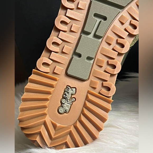 CP935 - Coach Women’s Runner Sneaker - Picture 5 of 15